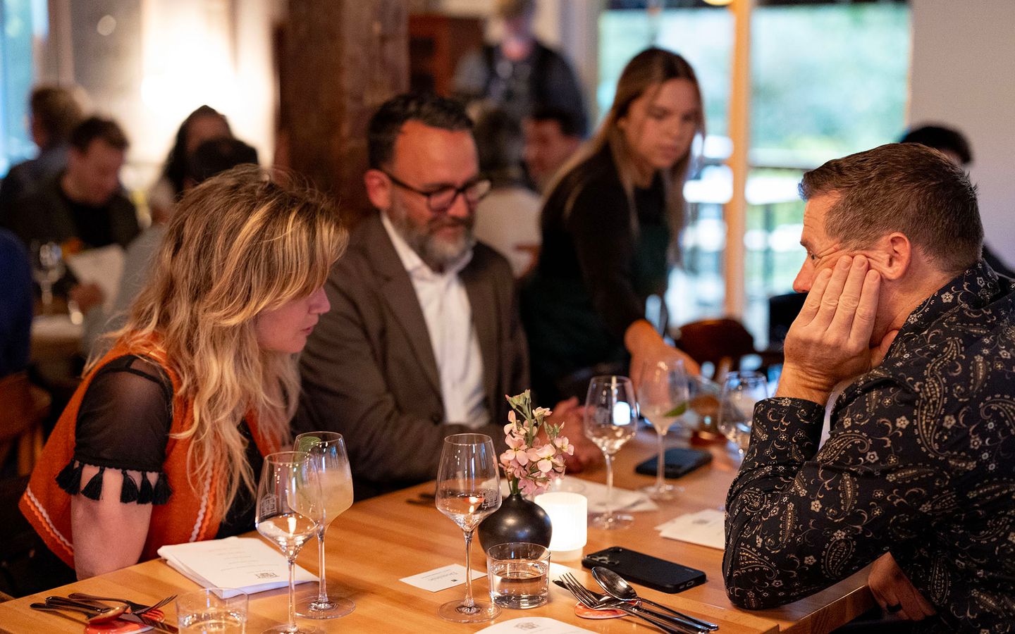 Vue exterieure de l Espace Old Mill au crepuscule